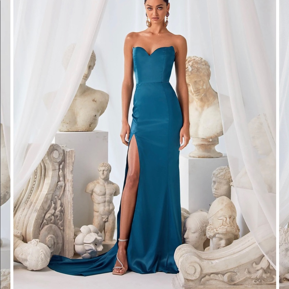 NWT Alamour the Label Lorianna Gown - Size Small